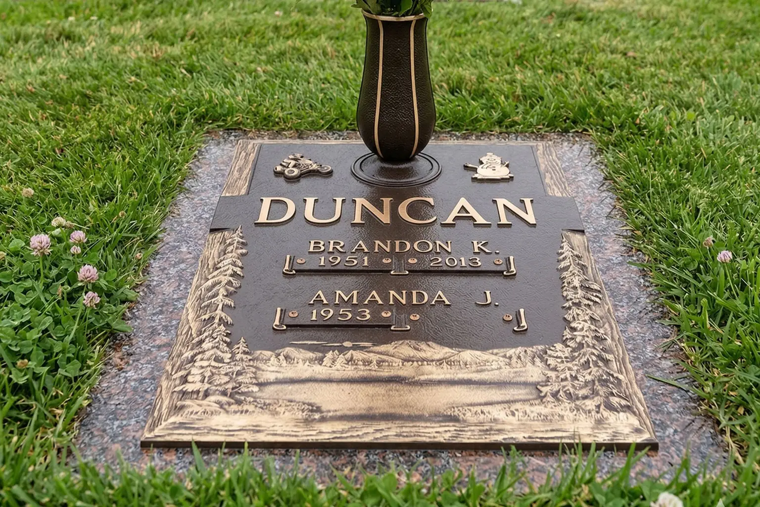 WMFBDI-10 Flat Bronze on Granite Memorials double Interment