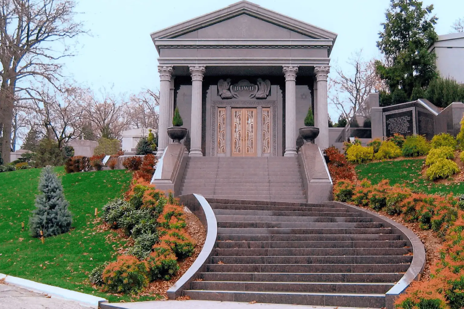 WMM-02 Mausoleums builder in Texas